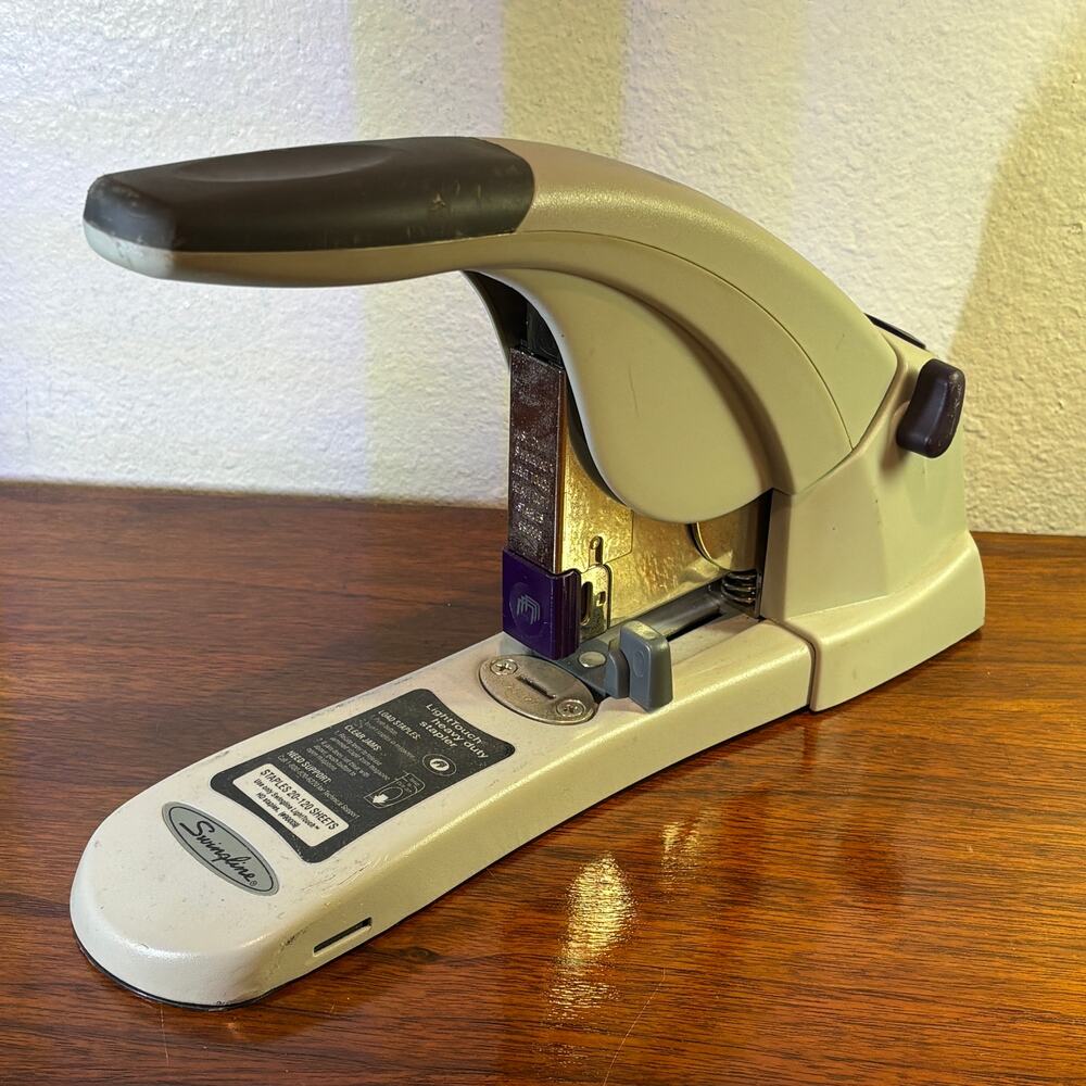 Swingline LightTouch Heavy Duty Stapler 120 Sheet Capacity #90009